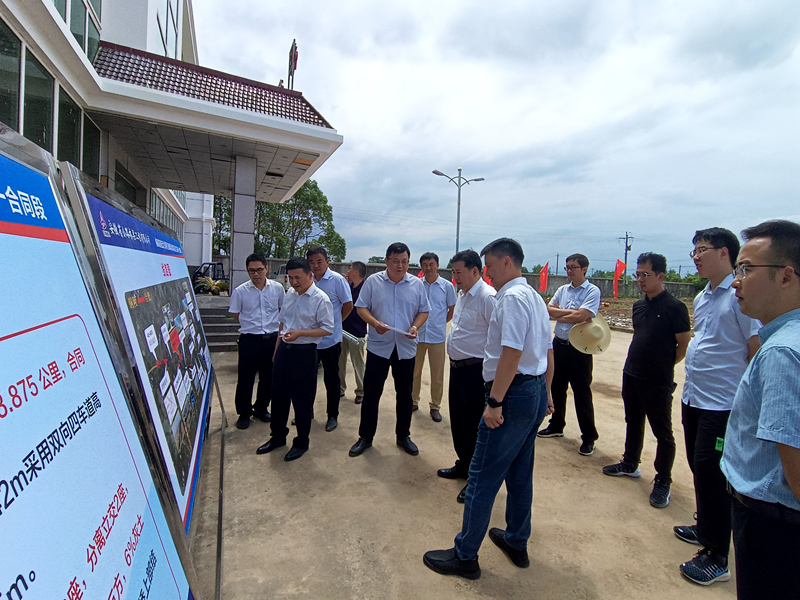 省鐵投公司副總經(jīng)理、蕪銅公路公司、皖江公司董事長劉允超一行到銅商高速項目調(diào)研指導(dǎo)工作1